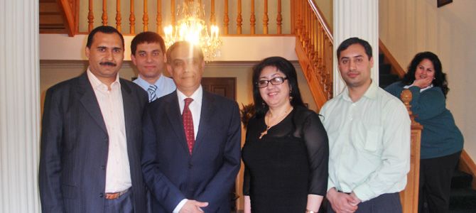 Activiştii romi s-au întîlnit cu ambasadorul SUA în Republica Moldova Asif Chaudhry